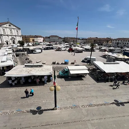 Exclusive * Palmanova